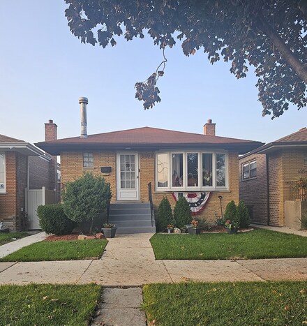 6306 W 64th St, Chicago, IL 60638