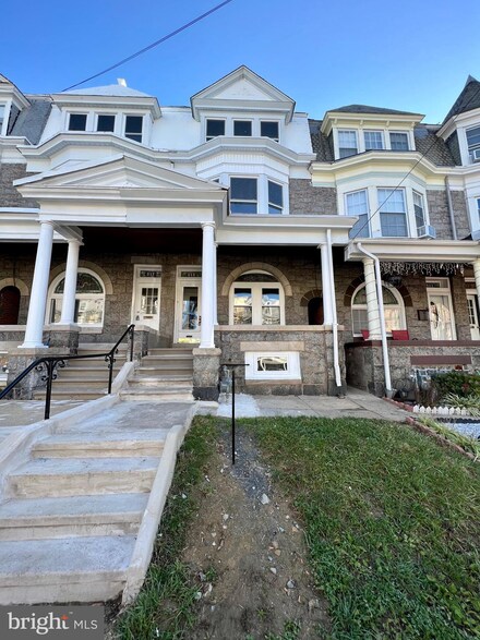 915 N Front St, Reading, PA 19601
