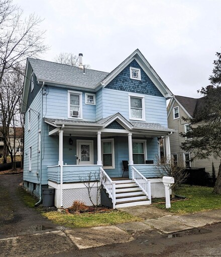 39 Pleasant Ave, Walden, NY 12586
