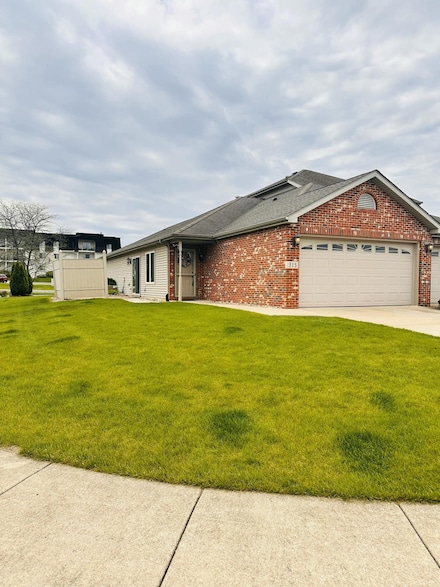 315 Deertrail Ln, Schererville, IN 46375