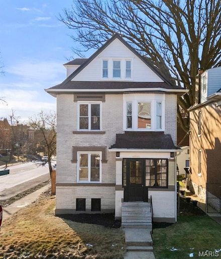 3434 Sidney St, Saint Louis, MO 63104