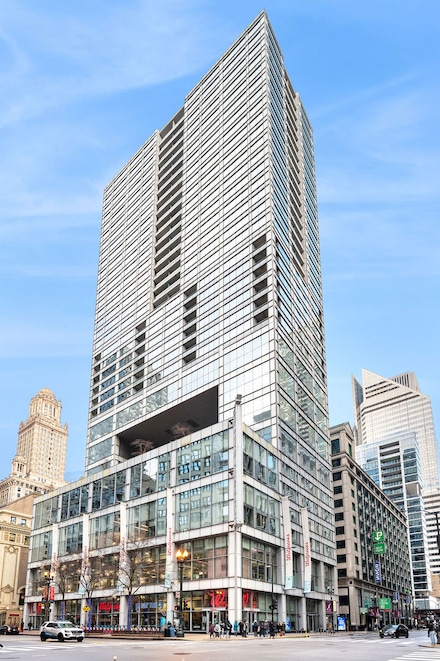 8 E Randolph St Unit 1006, Chicago, IL 60601