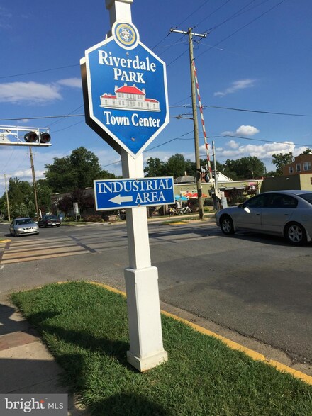 4804 Madison St, Riverdale, MD 20737