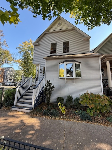 3857 N Hermitage Ave, Chicago, IL 60613