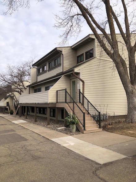 8928 Neill Lake Rd Unit 105, Eden Prairie, MN 55347