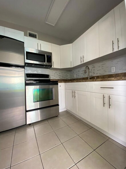 340 NE 11th Ave, Boynton Beach, FL 33435