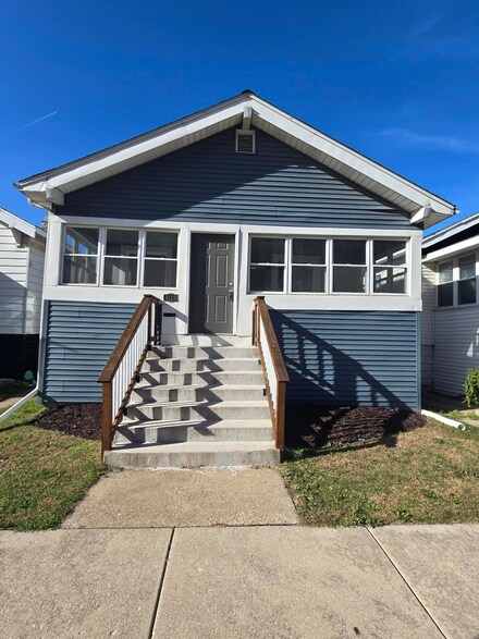 1121 Benedict Ave, Whiting, IN 46394