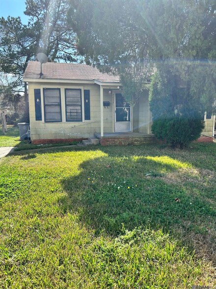 4852 Adams Ave, Baton Rouge, LA 70802