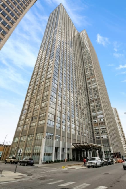 655 W Irving Park Rd Unit 4515, Chicago, IL 60613