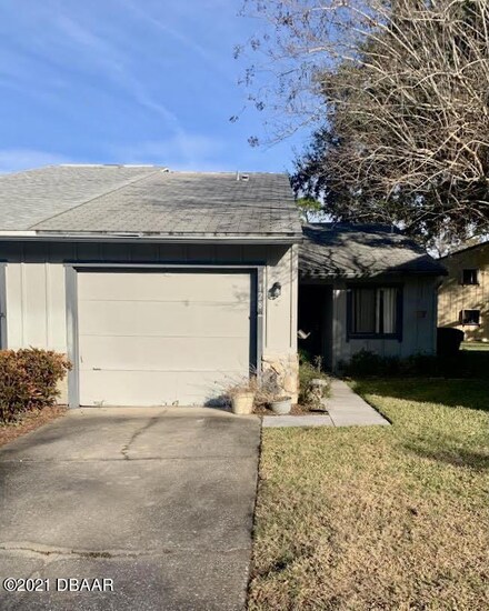 128 Cedarwood Village Cir, Daytona Beach, FL 32119