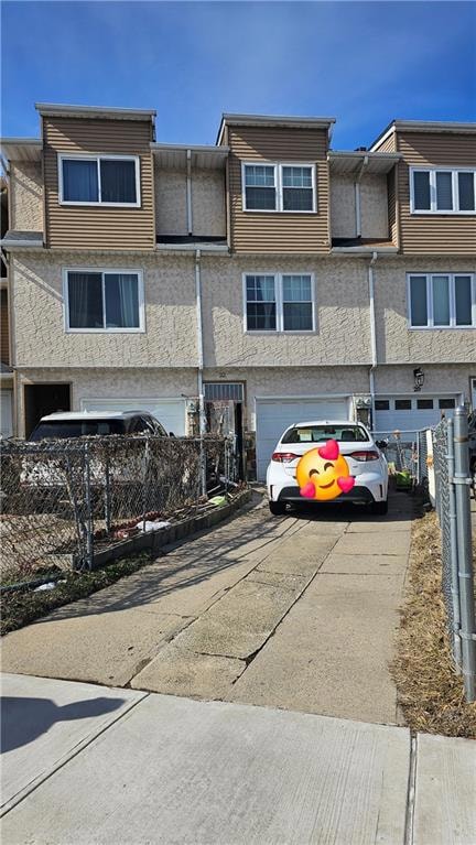 22 Long Pond Ln, Staten Island, NY 10304
