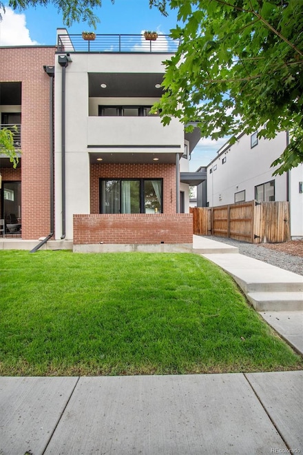 2244 S Lincoln St, Denver, CO 80210