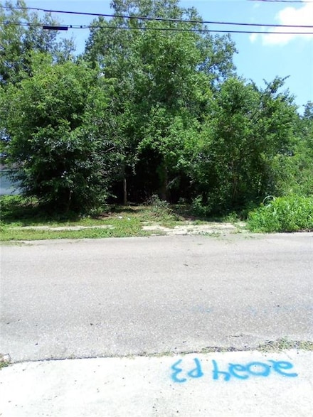 2027 Benton St, New Orleans, LA 70117