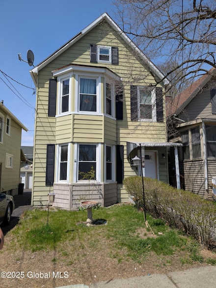 1555 5th St, Rensselaer, NY 12144