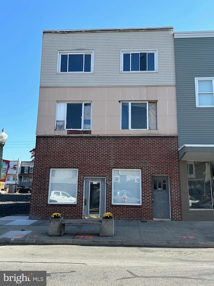 129 131 S Oak St, Mount Carmel, PA 17851
