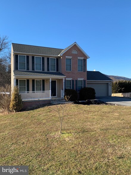 4261 Charlestown Rd, Mercersburg, PA 17236