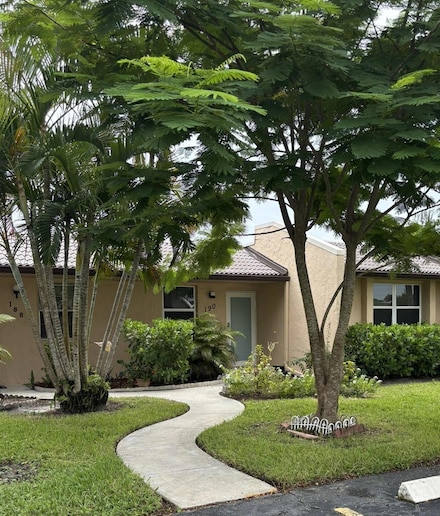 190 Lake Meryl Dr, West Palm Beach, FL 33411