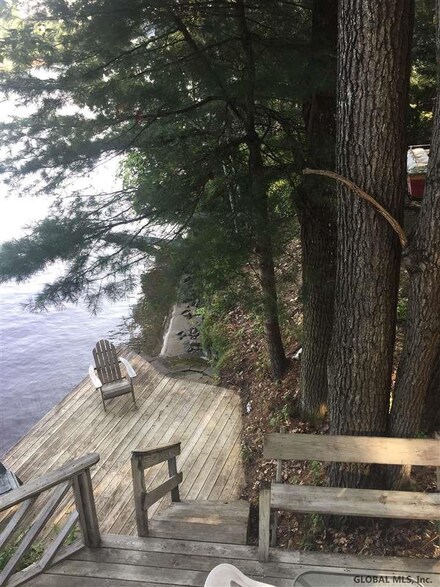 20 Old River Rd, Corinth, NY 12822