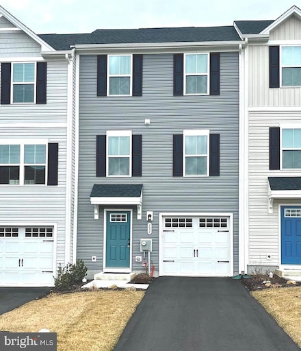 131 Hamilton Ln, Coatesville, PA 19320