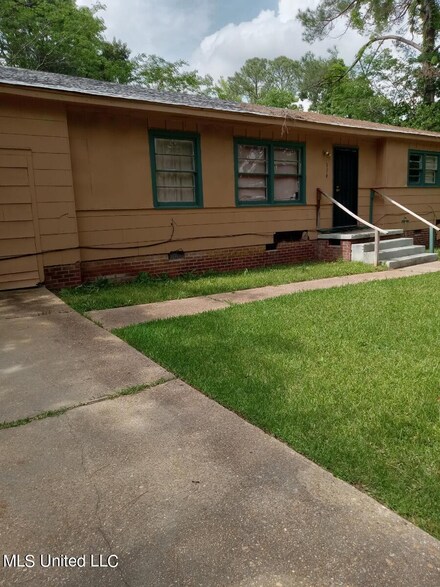 154 Clinton Park, Jackson, MS 39209