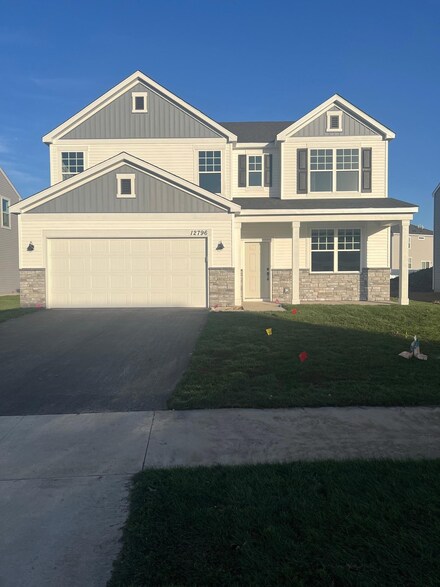 12796 Farnham Ln, Rogers, MN 55374