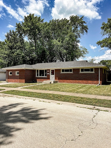 425 W Donald St, Kankakee, IL 60901