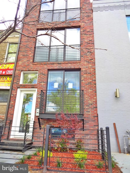 1311 Pennsylvania Ave SE Unit B, Washington, DC 20003