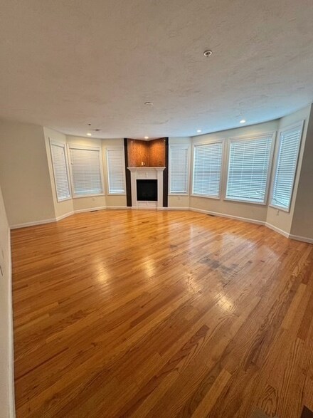 16 Saco St Unit 2, Dorchester, MA 02122