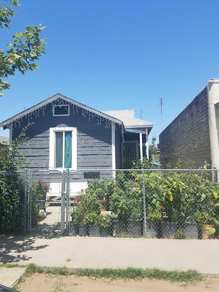148 E St, Fresno, CA 93706