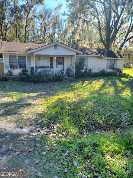 307 E 6th St, Woodbine, GA 31569