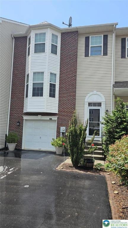 5299 Spring Ridge Dr E, MacUngie, PA 18062