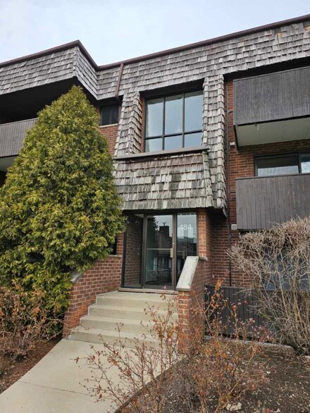 484 Timber Ridge Dr Unit 107A, Carol Stream, IL 60188