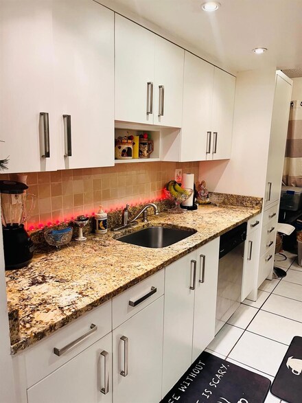 3361 NW 47th Terrace Unit 123, Lauderdale Lakes, FL 33319