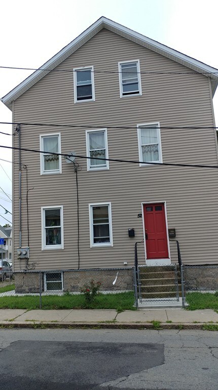 52 Lyon St, Fall River, MA 02721