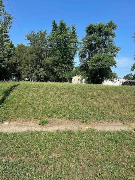 1737 O Brien St, South Bend, IN 46628