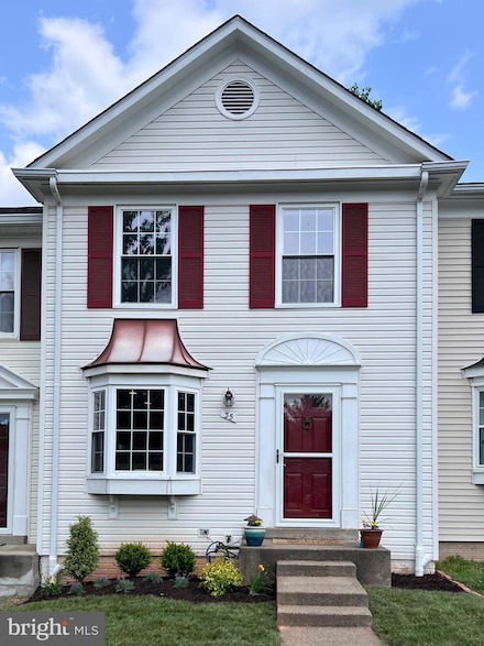 35 Quincy Ct, Sterling, VA 20165