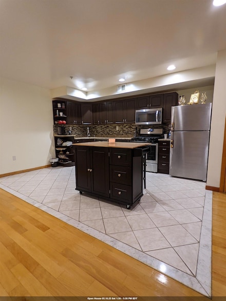 910 Summit Ave Unit 301, Union City, NJ 07087