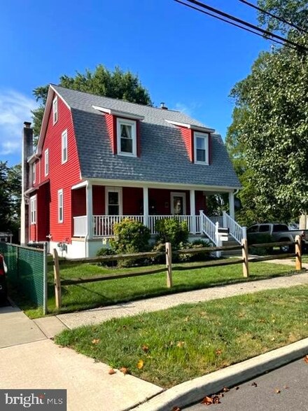 114 W Linwood Ave, Maple Shade, NJ 08052