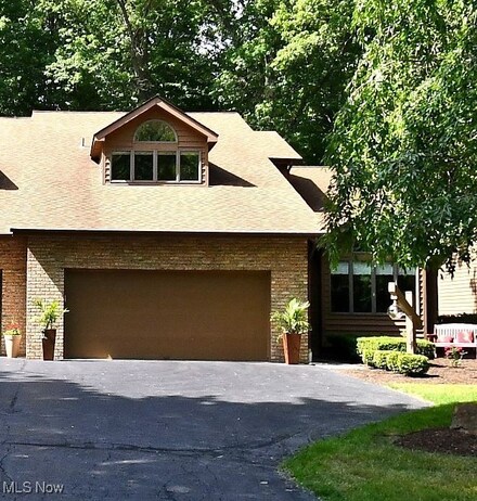 9025 Inverrary Dr SE Unit 6, Warren, OH 44484