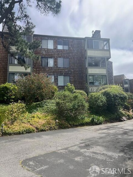 65 Ora Way Unit 108C, San Francisco, CA 94131