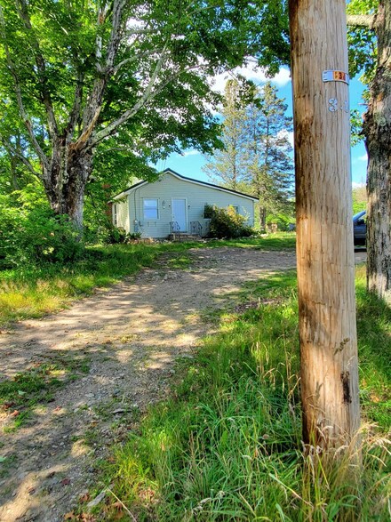 118 Stetson Rd, Newport, ME 04953