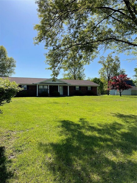 1710 Thoele Rd, Saint Peters, MO 63376