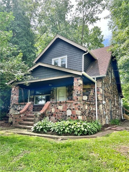 9114 Olde 8 Rd, Northfield, OH 44067