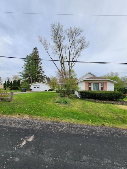 W1023 Golden Glow Rd, Genoa City, WI 53128