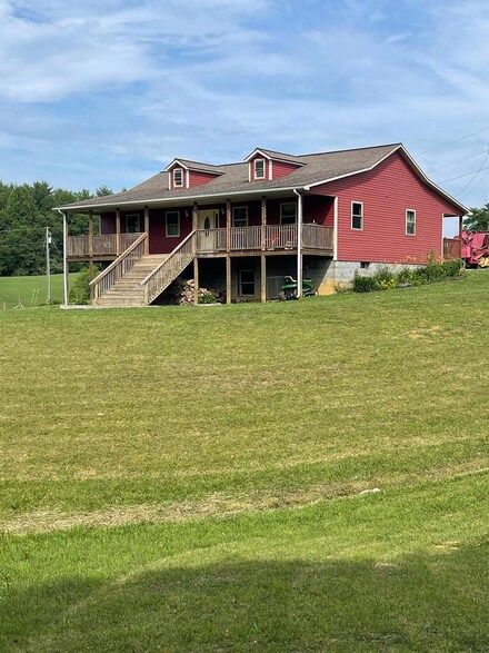 3826 Nubbins Ridge Rd, Beeson, WV 24714