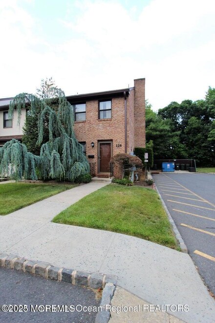 126 Village Green Way Unit 126, Hazlet, NJ 07730