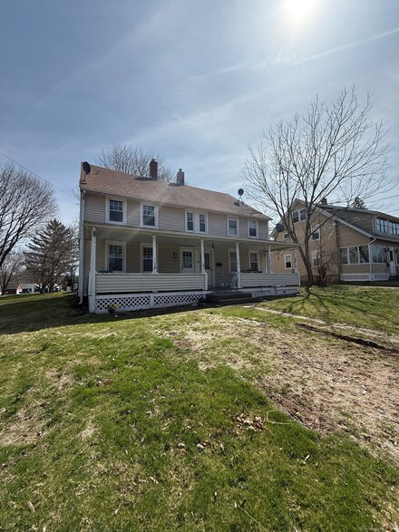 633 Main St, Portland, CT 06480