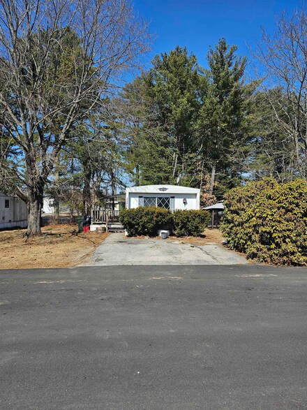 7 Noble Place, Londonderry, NH 03038