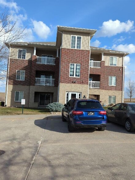 303 Taft Ave Unit 66E, Iowa City, IA 52245