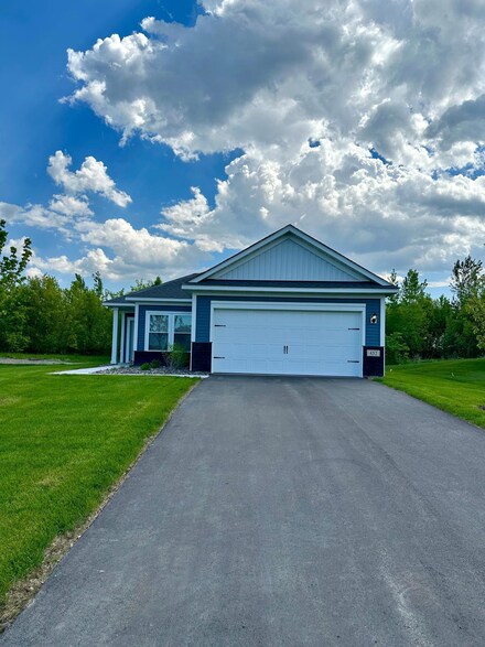 452 Wildflower Ln, Waverly, MN 55390